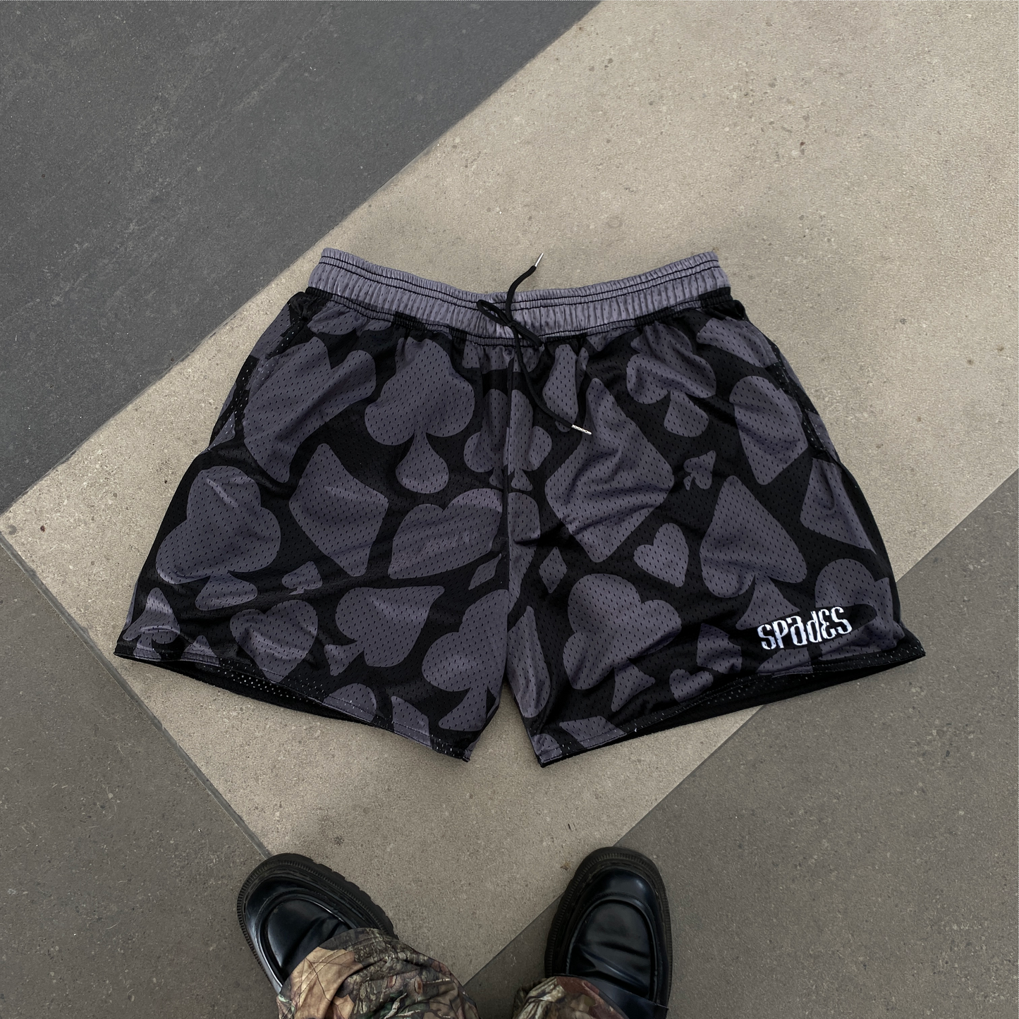 Spades Gamble All Deck Semi Step Mesh Shorts Dark