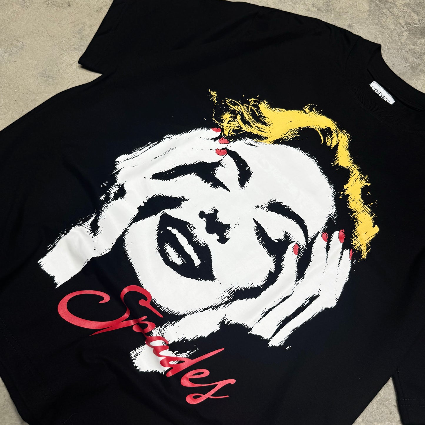 Thoughtful Glance Box Tee Black